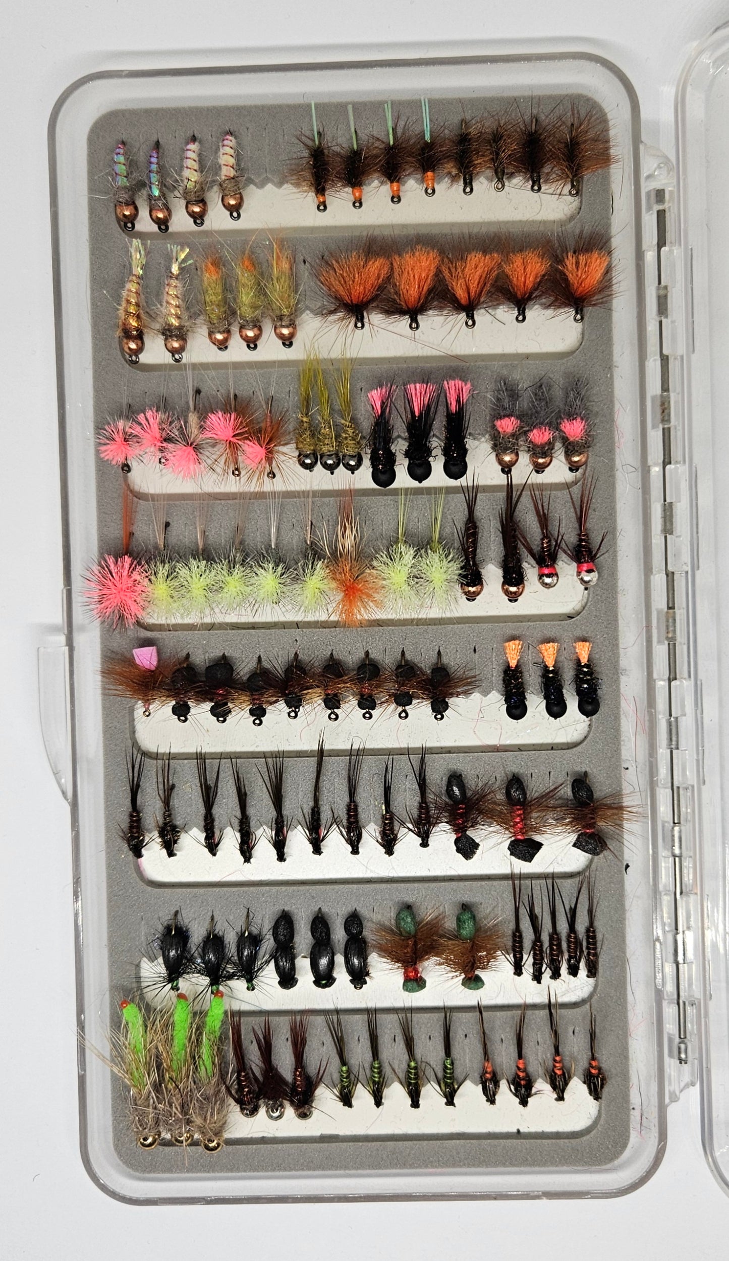 Allround set of mixed nymphs and dryflies in a box